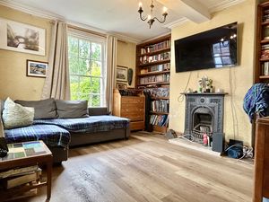 Lounge- click for photo gallery